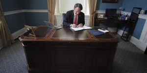 Youngkin’s Paper-Ballot Mandate Puts Va. in Play for Republicans