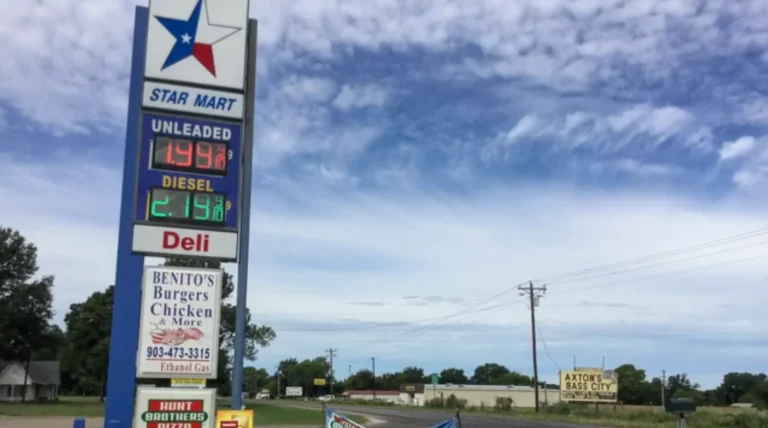 Gas Station Owner Tired Of Watching Low-Income People Struggle Goes Viral Over Blunt Sign
